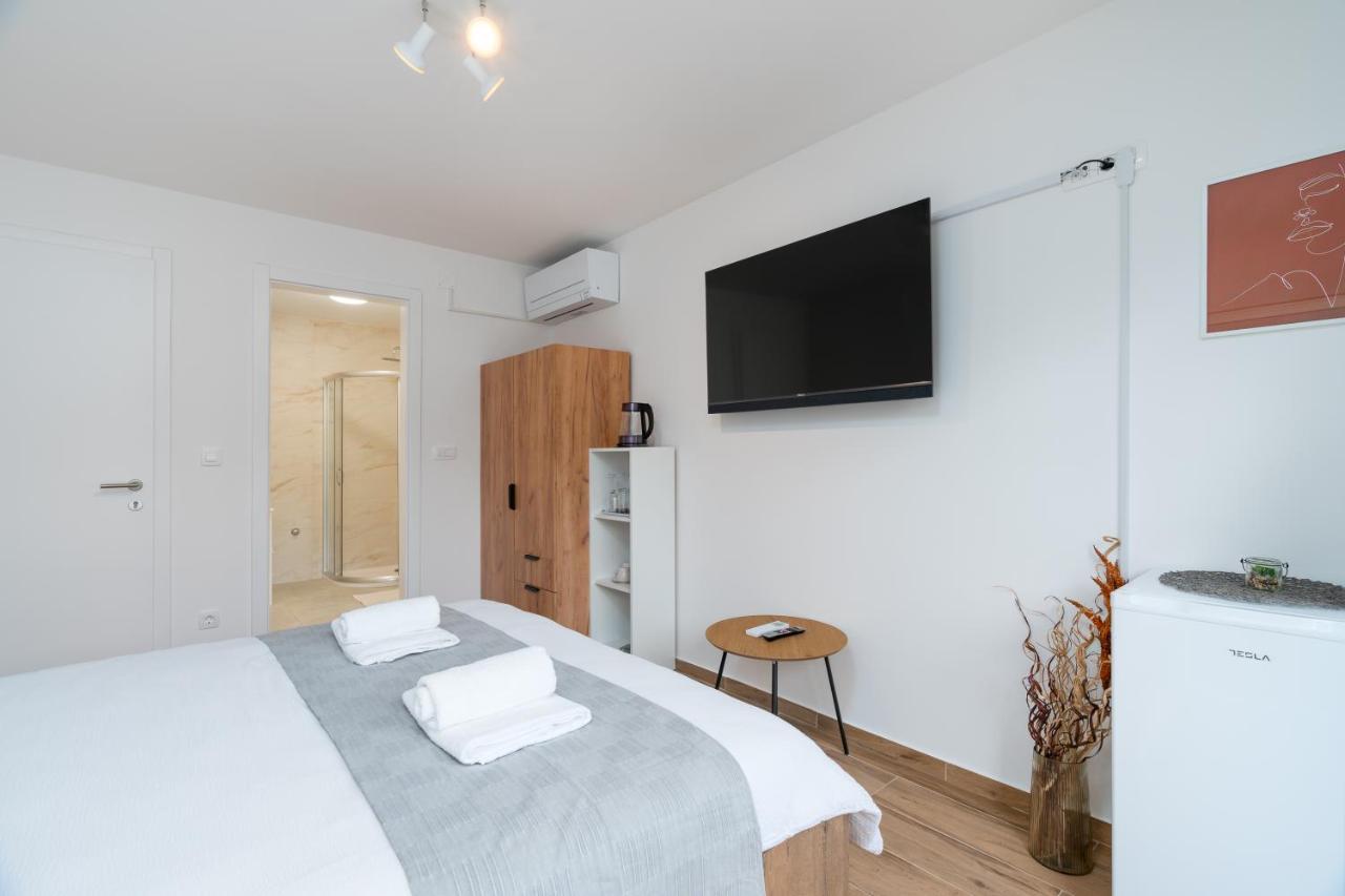 Number One Apartments ヴィル エクステリア 写真
