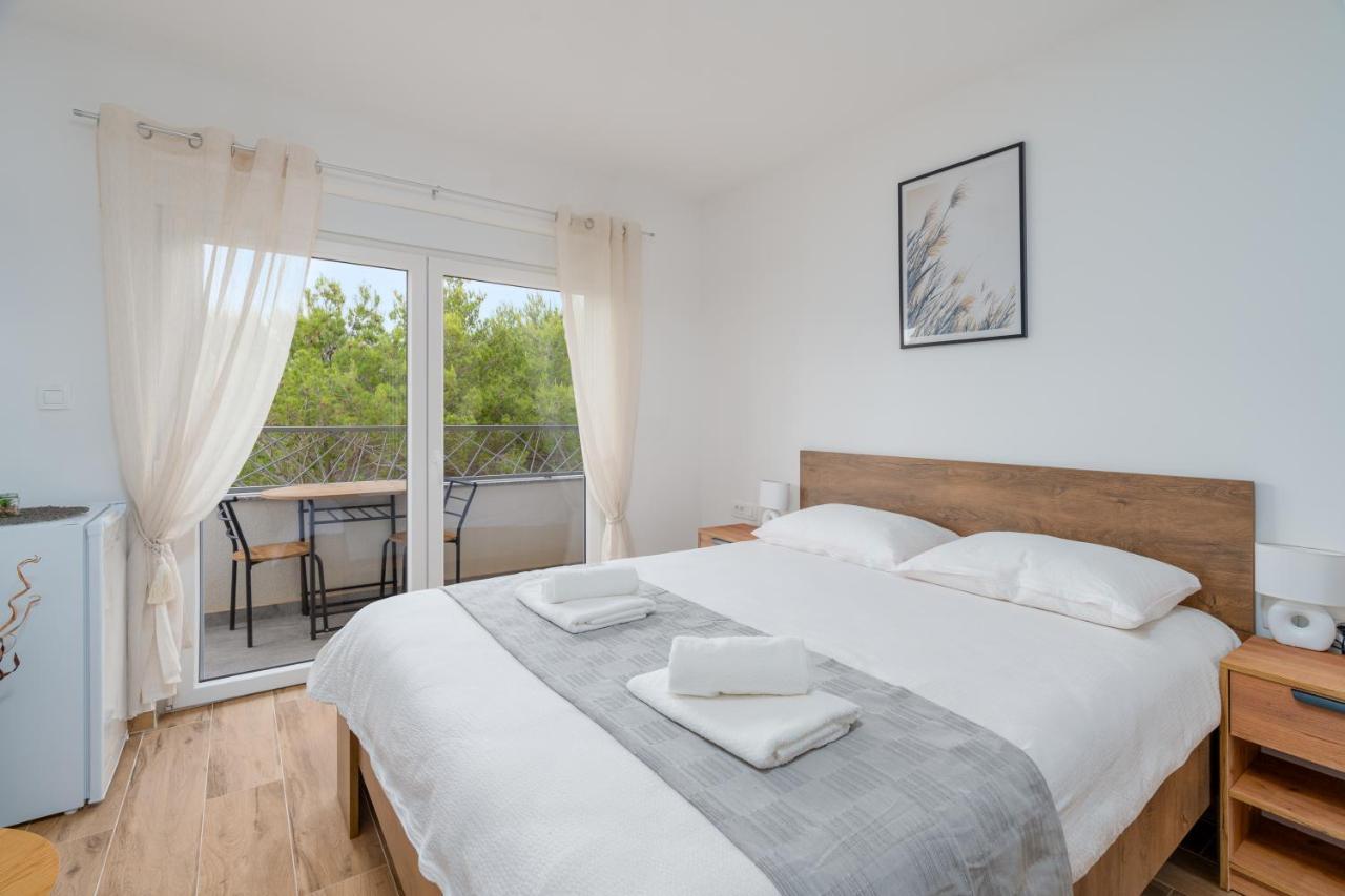 Number One Apartments ヴィル エクステリア 写真