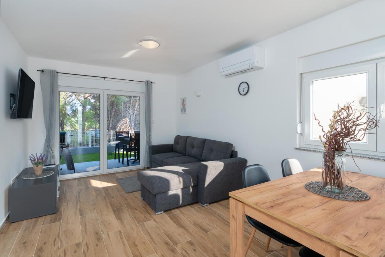 Number One Apartments ヴィル エクステリア 写真
