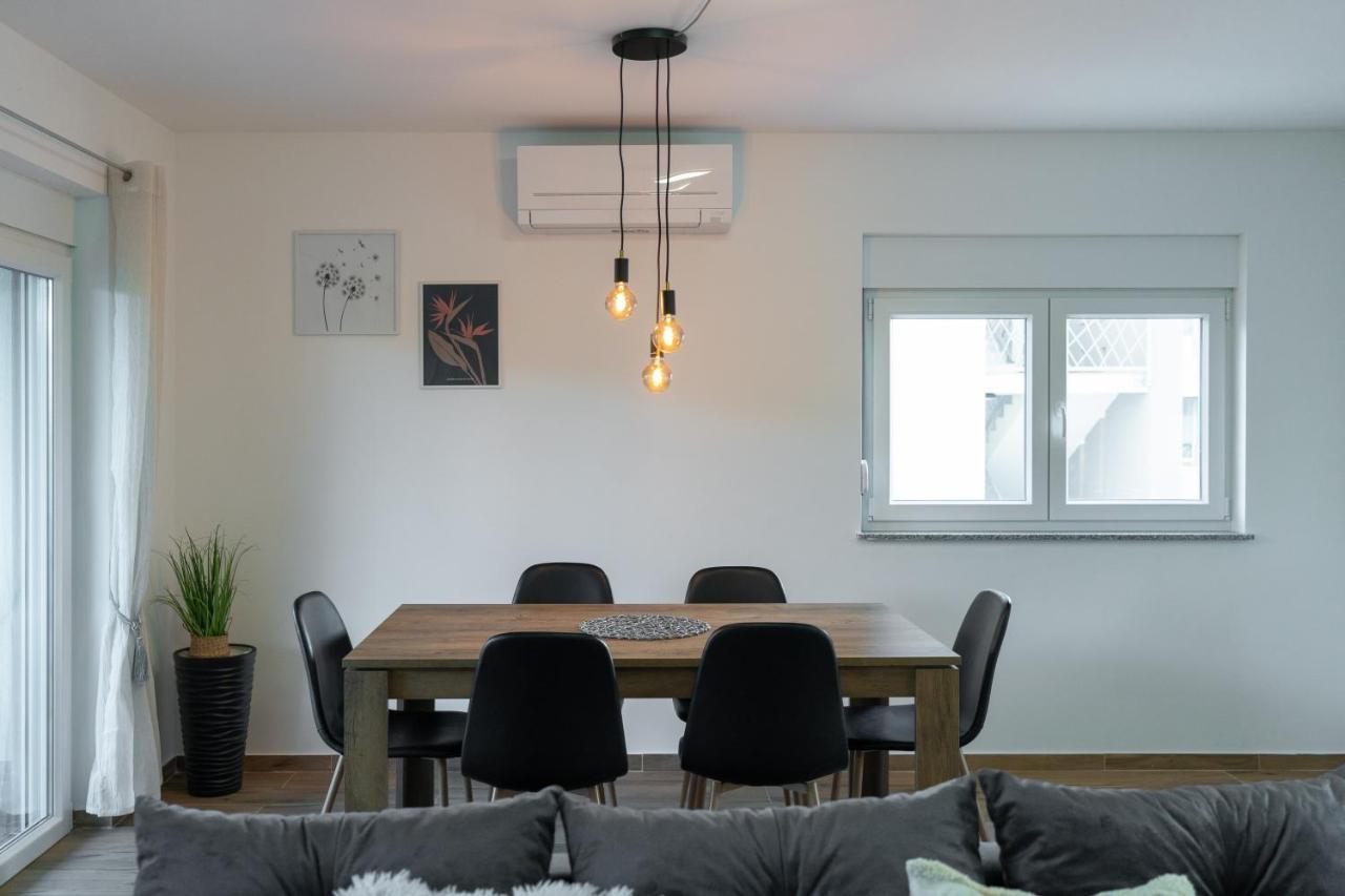 Number One Apartments ヴィル エクステリア 写真