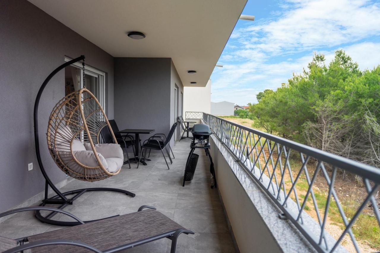Number One Apartments ヴィル エクステリア 写真