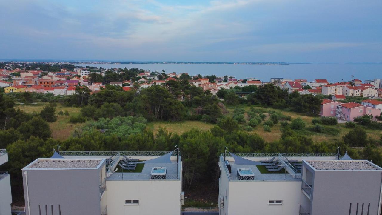 Number One Apartments ヴィル エクステリア 写真